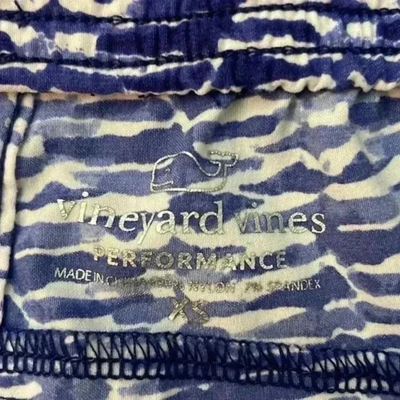 Vineyard Vines Performance Shorts XS - Picture 5 of 7